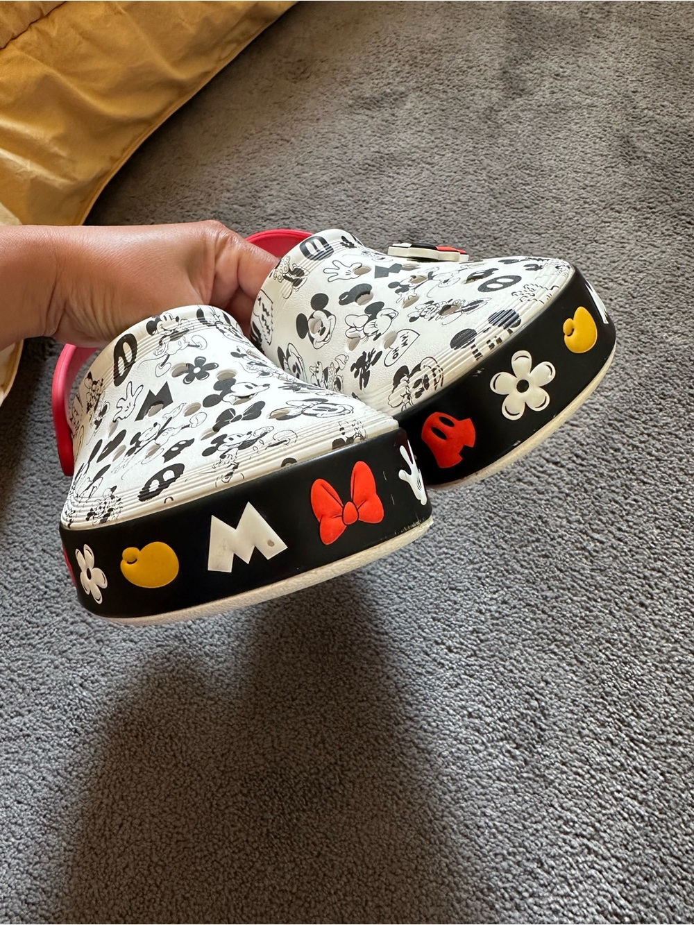 CROCS White Mickey Mouse Print Clogs with Red Strap - Picture 3 of 6